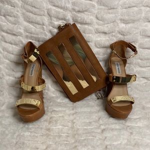 Steve Madden Whitneyy Triple Strap Wedges